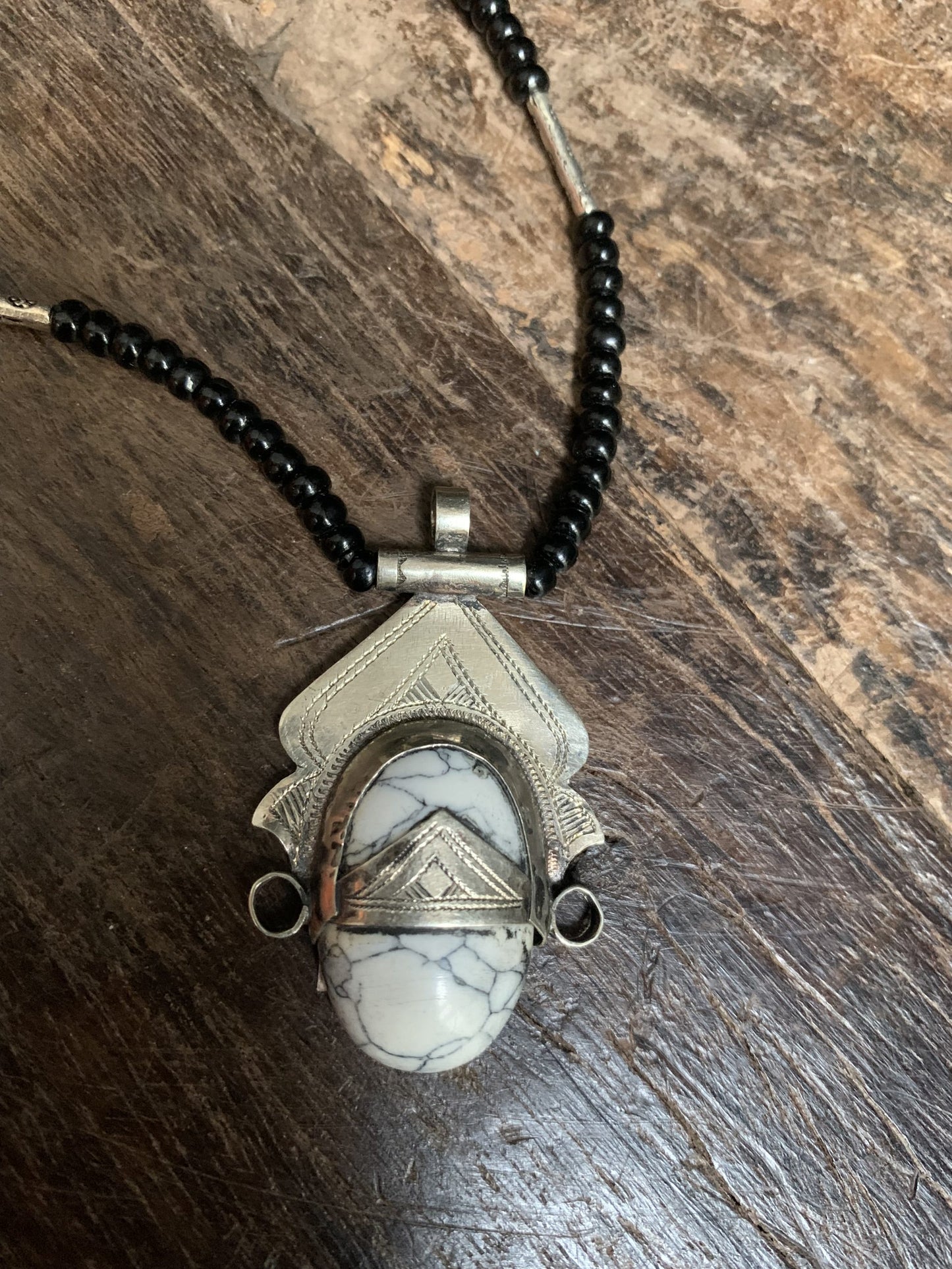 Touareg howliet ketting uit Niger - Rootz Gallery