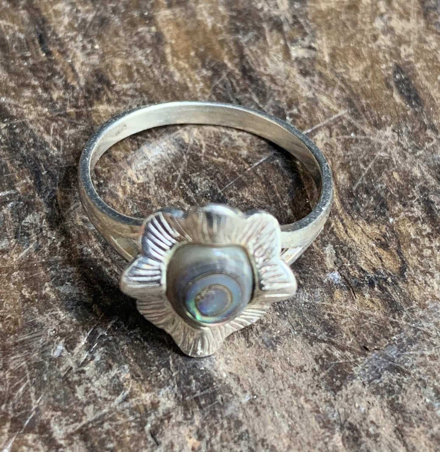 Zilveren ring 925 - bloem parelmoer - Rootz Gallery