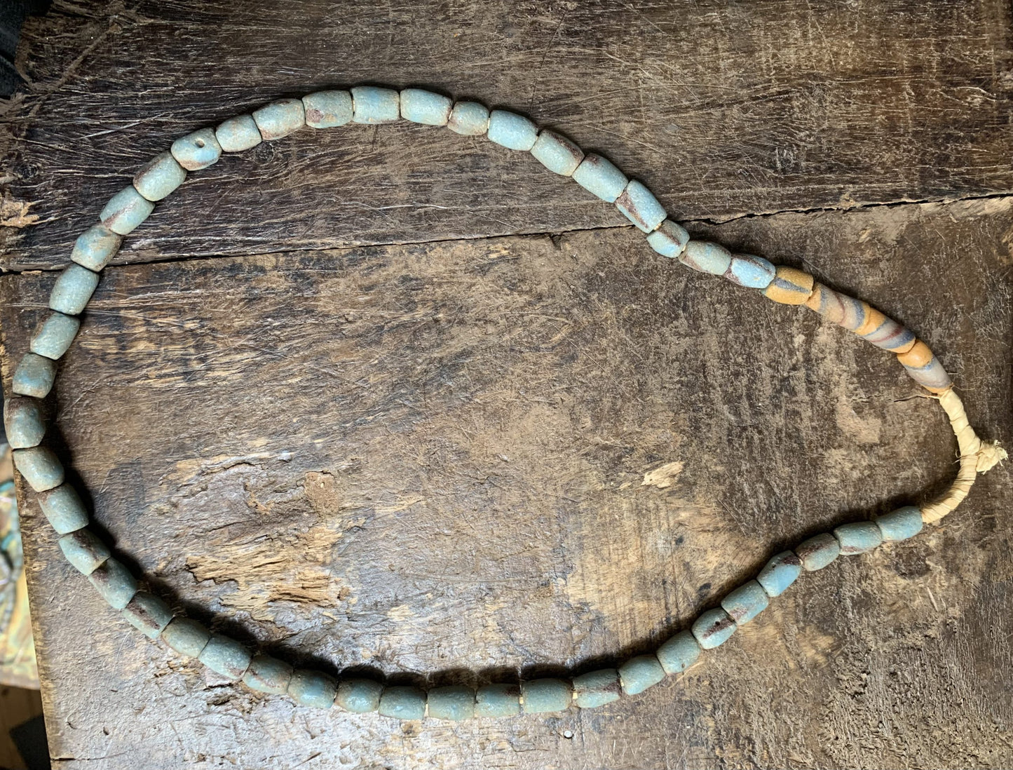 Vintage handelskralen ketting uit Ghana - Rootz Gallery