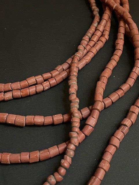 Set oude halssnoeren uit Ghana (1950)
