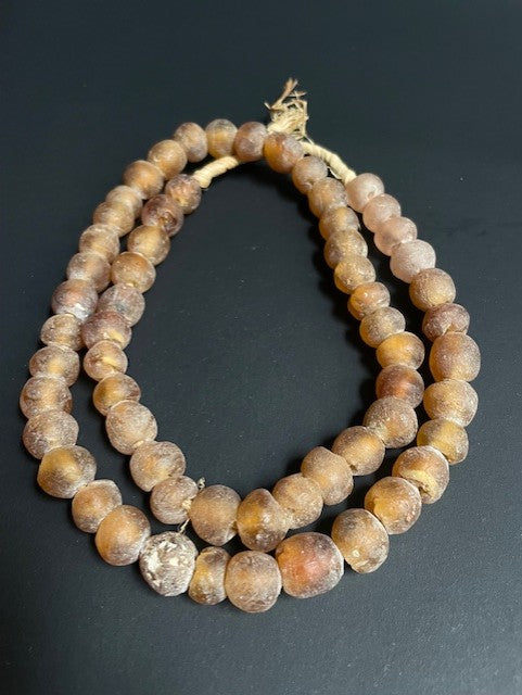 Vintage glaskralen ketting uit Ghana bruin