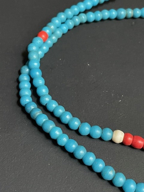 Vintage handelskralen ketting uit Ghana blauw