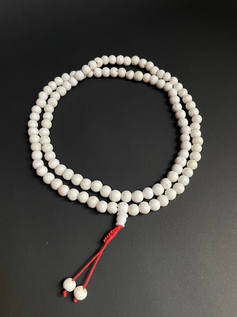 Lange ketting uit Nepal - wit