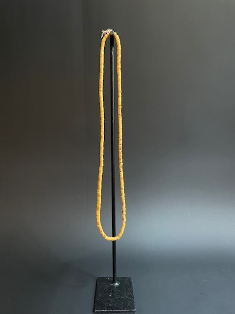 Vintage handelskralen ketting uit Ghana geel