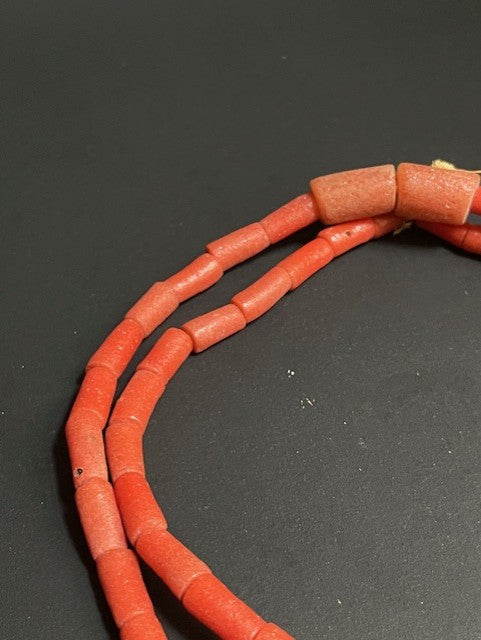 Vintage handelskralen ketting uit Ghana rood