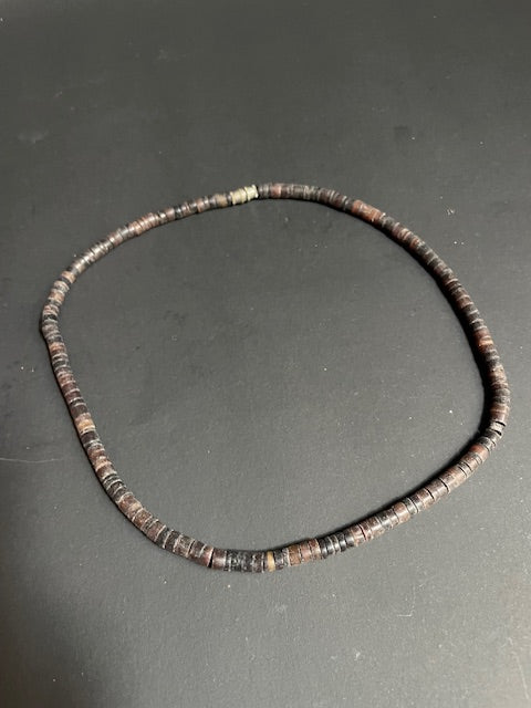 Vintage handelskralen ketting uit Ghana bruin