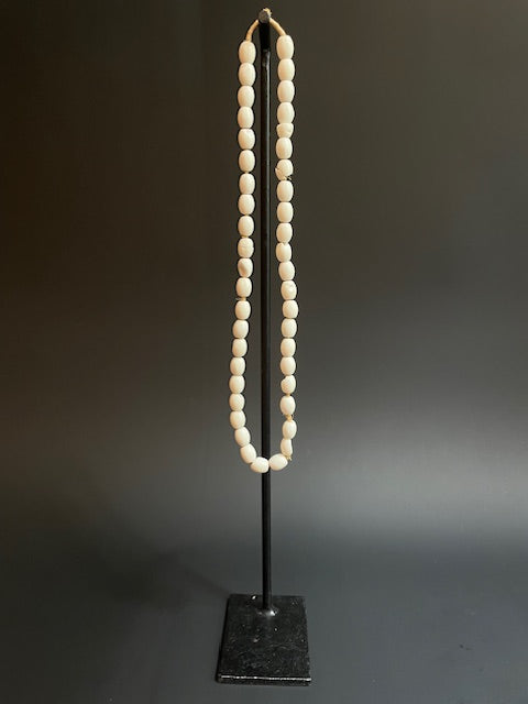 Vintage handelskralen ketting uit Ghana wit