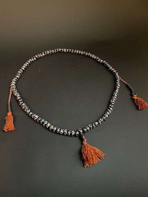 Lange ketting uit Nepal - mantra