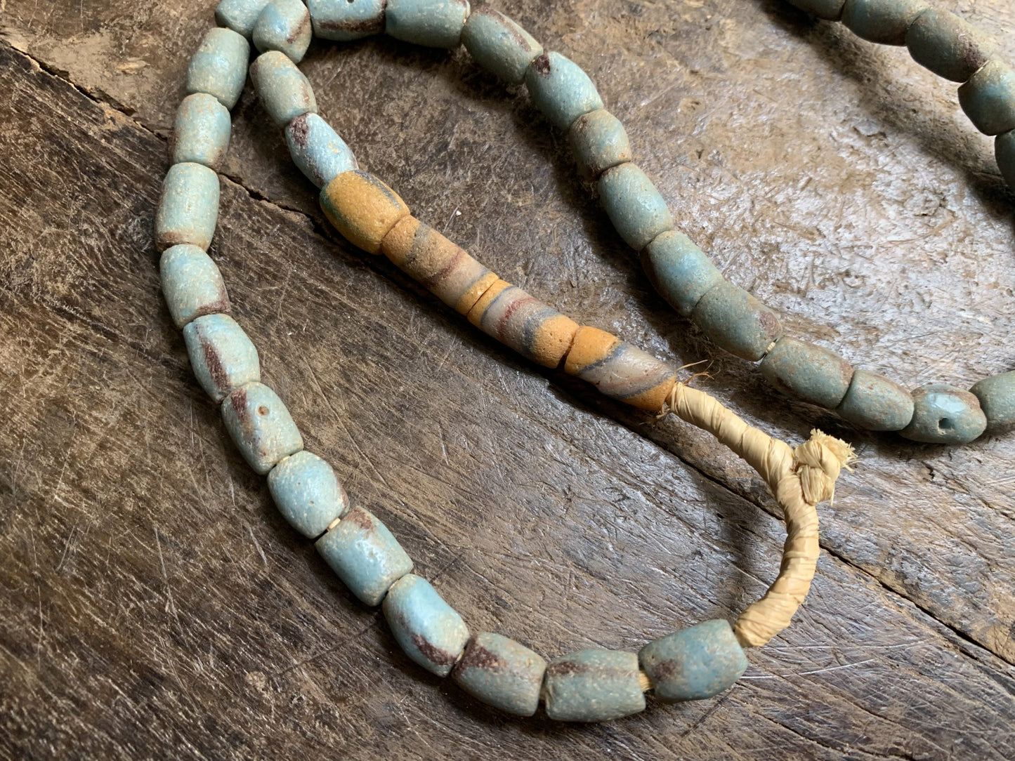 Vintage handelskralen ketting uit Ghana - Rootz Gallery