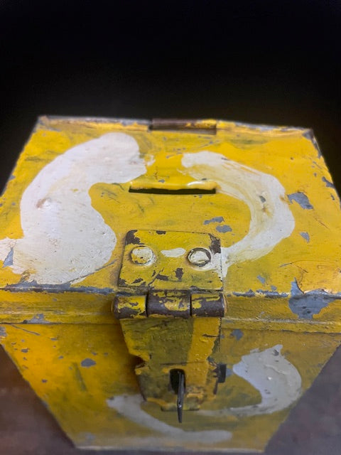 Boîte de dons Nandi vintage d'Inde jaune