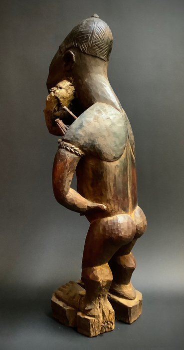 Nkisi Mangaaka spécial et antique du Congo