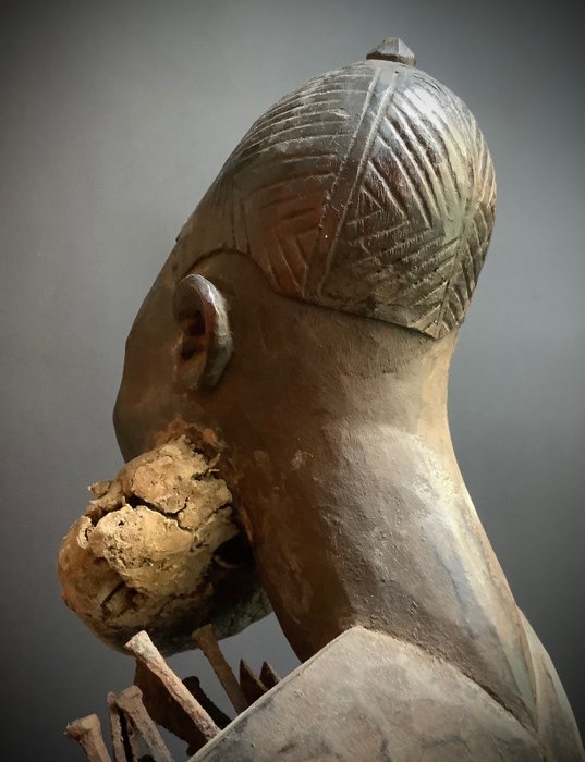 Nkisi Mangaaka spécial et antique du Congo