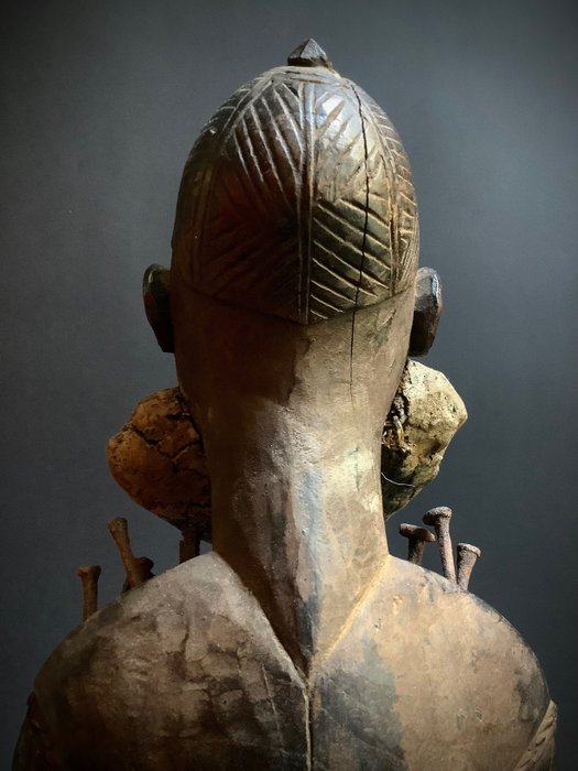 Nkisi Mangaaka spécial et antique du Congo