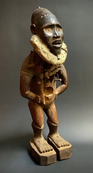 Nkisi Mangaaka spécial et antique du Congo