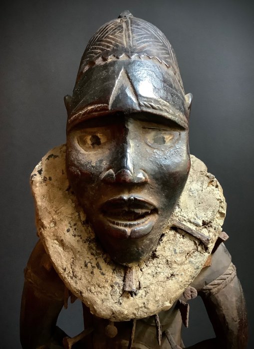 Nkisi Mangaaka spécial et antique du Congo