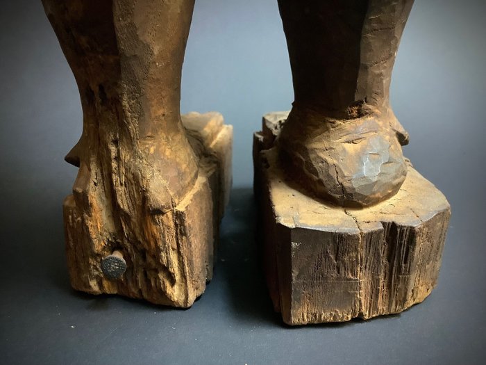 Nkisi Mangaaka spécial et antique du Congo