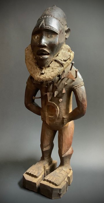 Nkisi Mangaaka spécial et antique du Congo