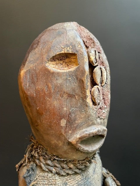Statue de pouvoir Nkiteki (également Kiteki) des Bembe de la République démocratique du Congo