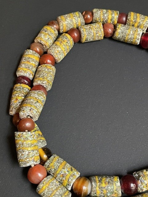 Vintage handelskralen ketting uit Ghana
