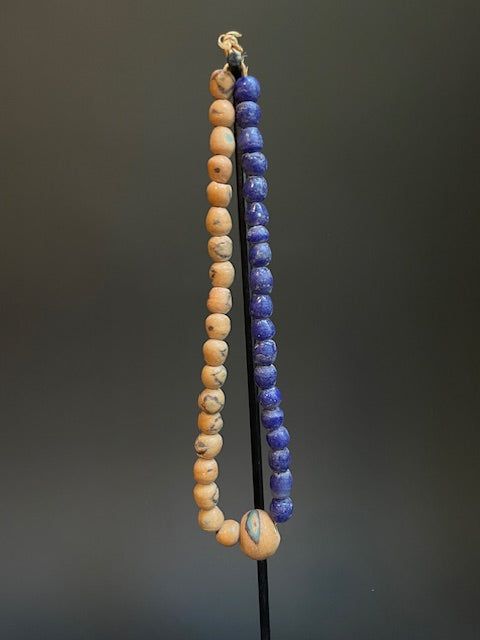 Vintage handelskralen ketting uit Ghana blauw-geel