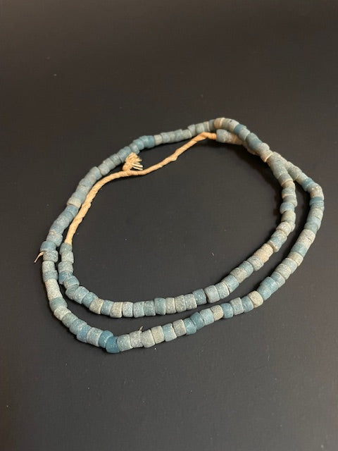 Vintage handelskralen ketting uit Ghana blauw