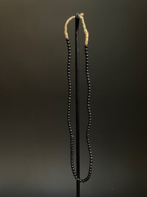 Vintage handelskralen ketting uit Ghana zwart