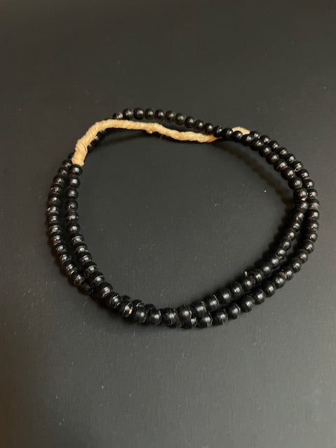 Vintage handelskralen ketting uit Ghana zwart