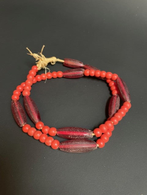 Vintage handelskralen ketting uit Ghana rood