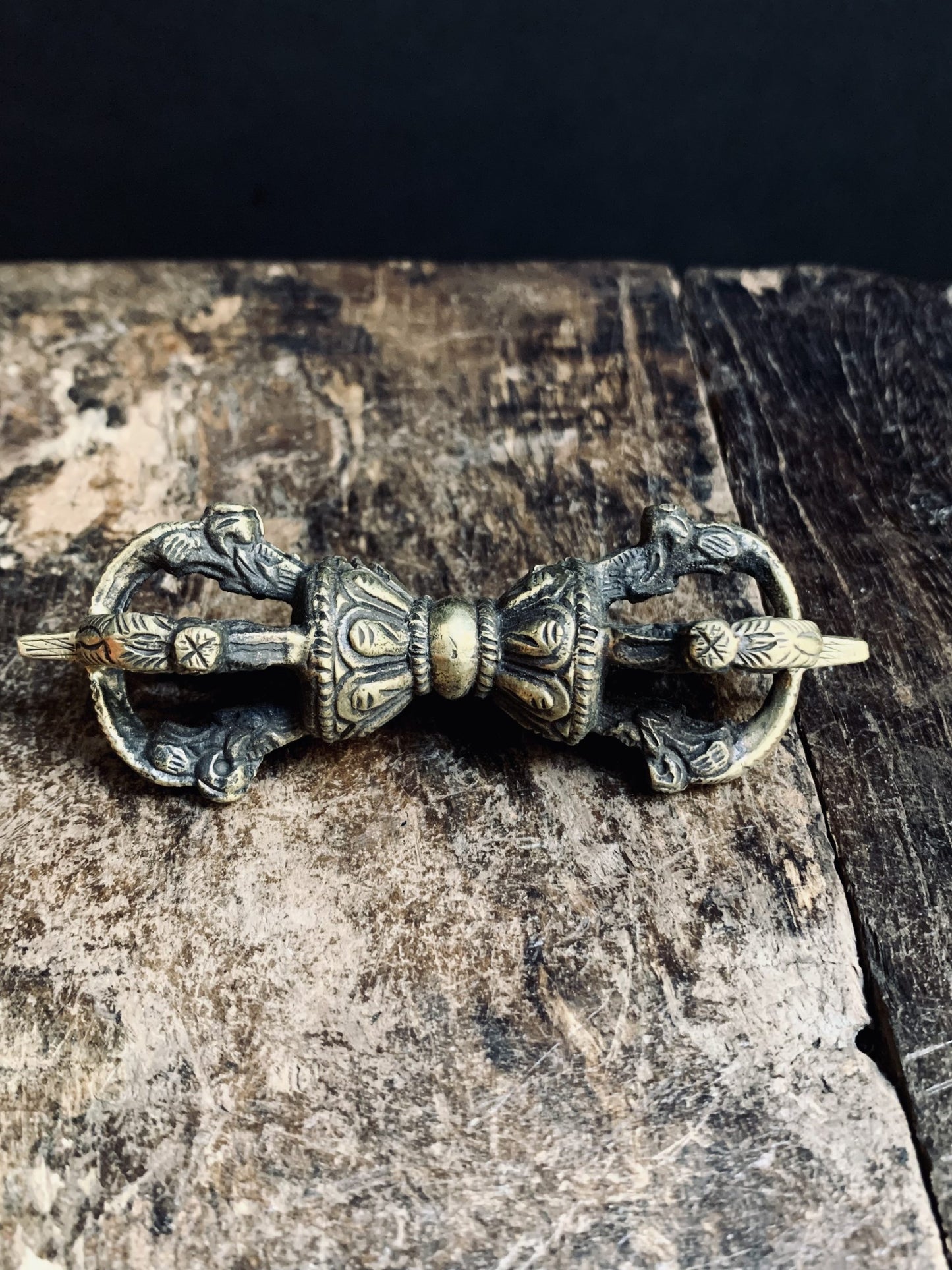 Geelkoperen vajra uit Nepal (10 cm)