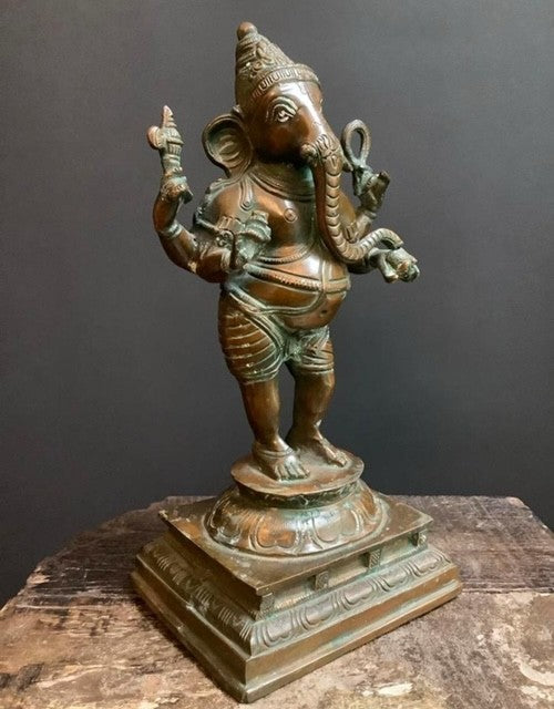 Staande Ganesha uit India