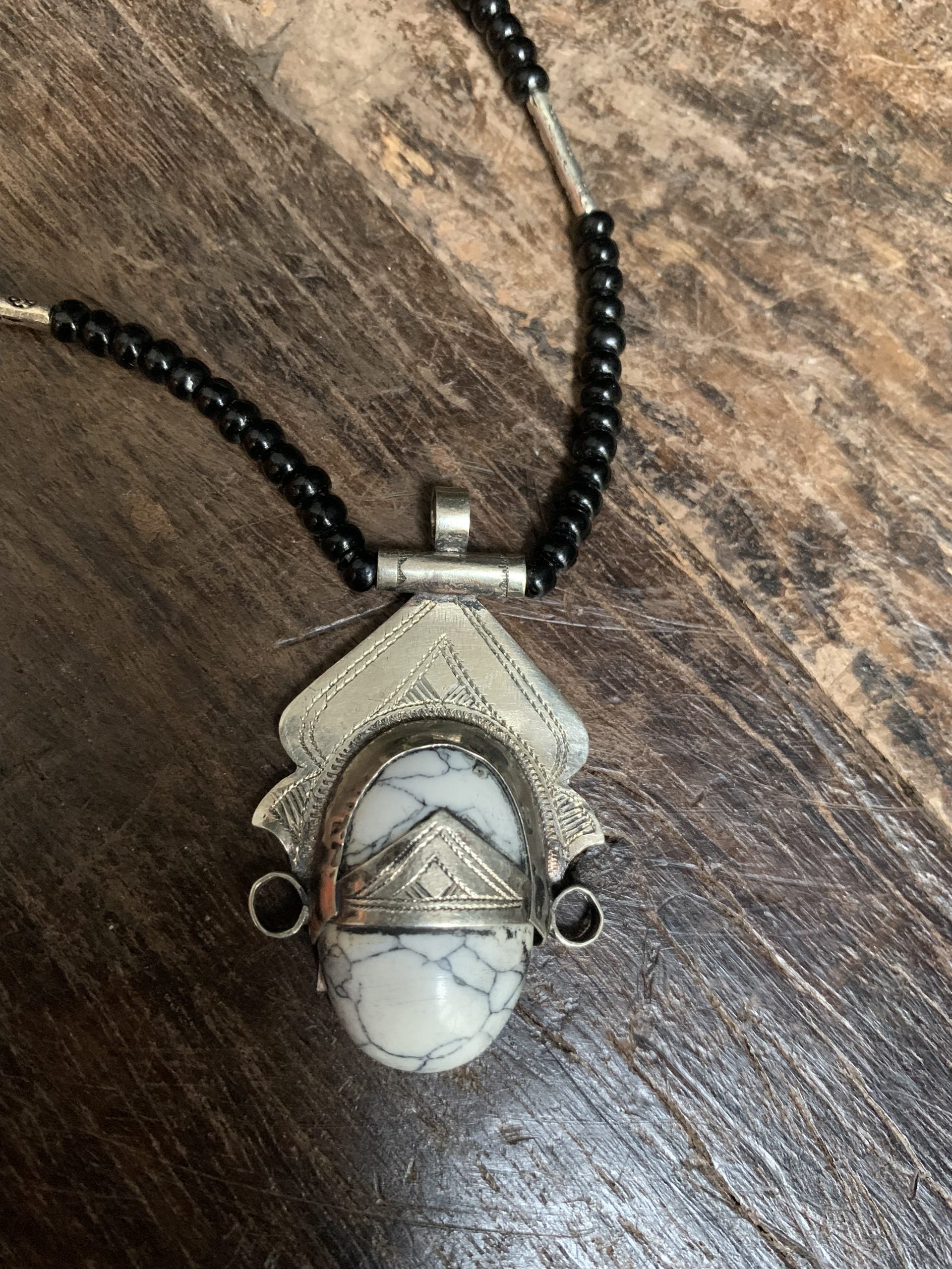 Touareg howliet ketting uit Niger - Rootz Gallery