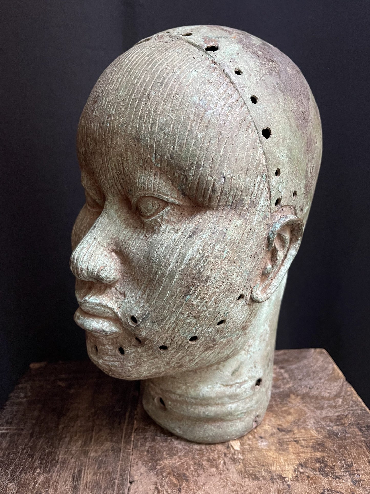 Oud bronzen Ife hoofd uit Benin