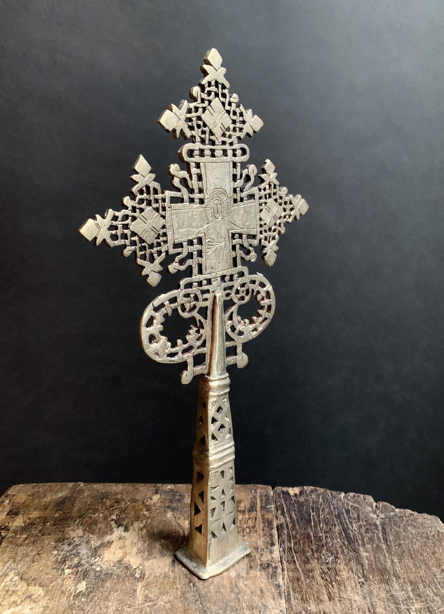 Koptisch processiekruis met Christus uit Ethiopië