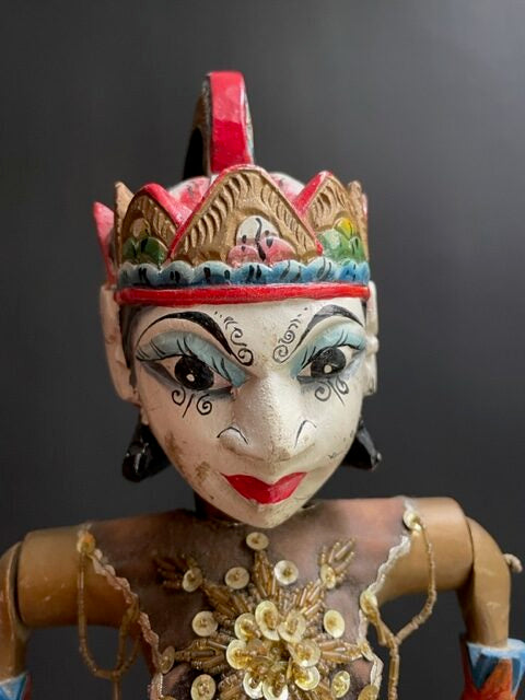 Oude Wayang Golèk pop uit Java