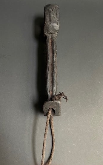 Traditionele Nepalese Ghurra (karnstok geleider)