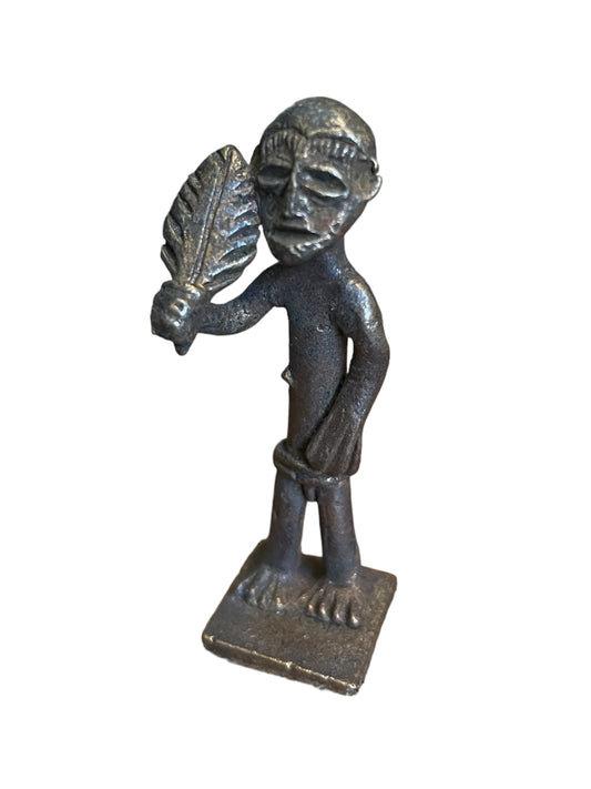 Poids à peser l'or Ashanti du Ghana - Homme debout