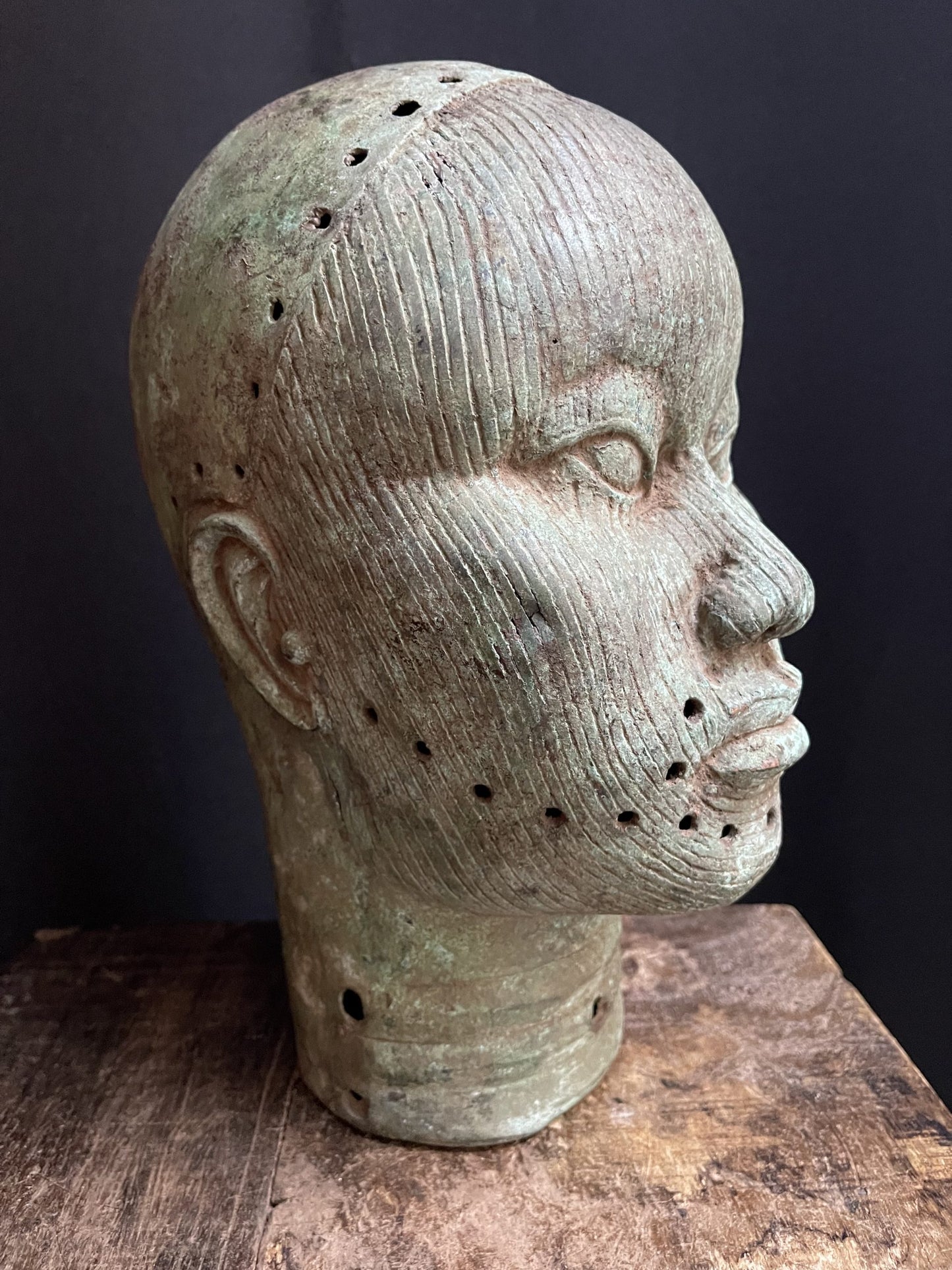 Oud bronzen Ife hoofd uit Benin