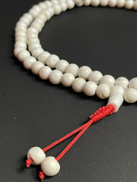 Long necklace from Nepal - white
