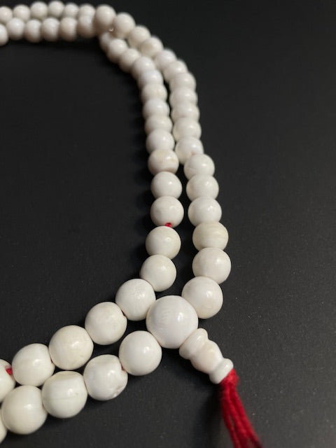 Lange ketting uit Nepal - wit