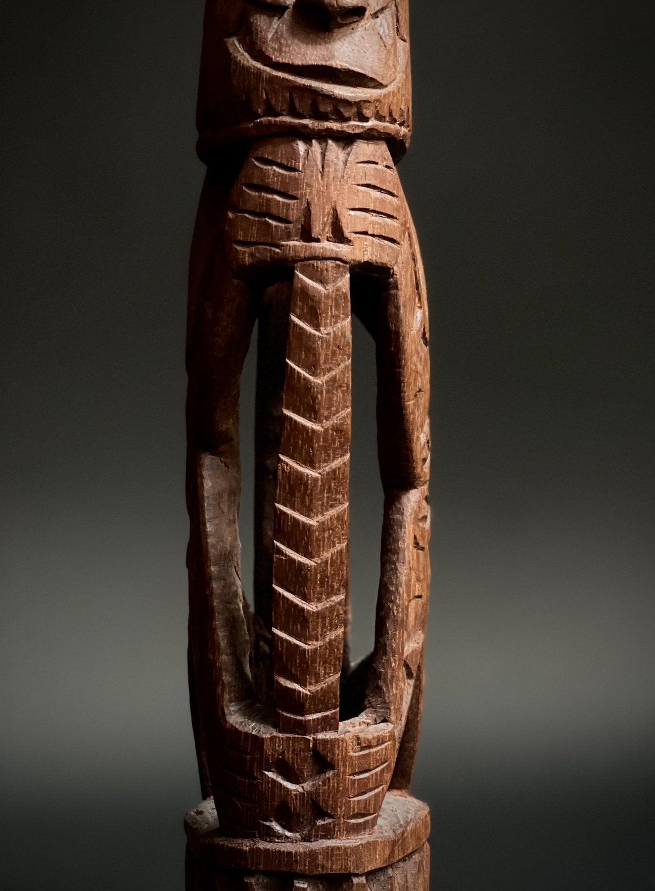 Korwar (voorouderbeeld) van de Kamoro uit Nieuw-Guinea