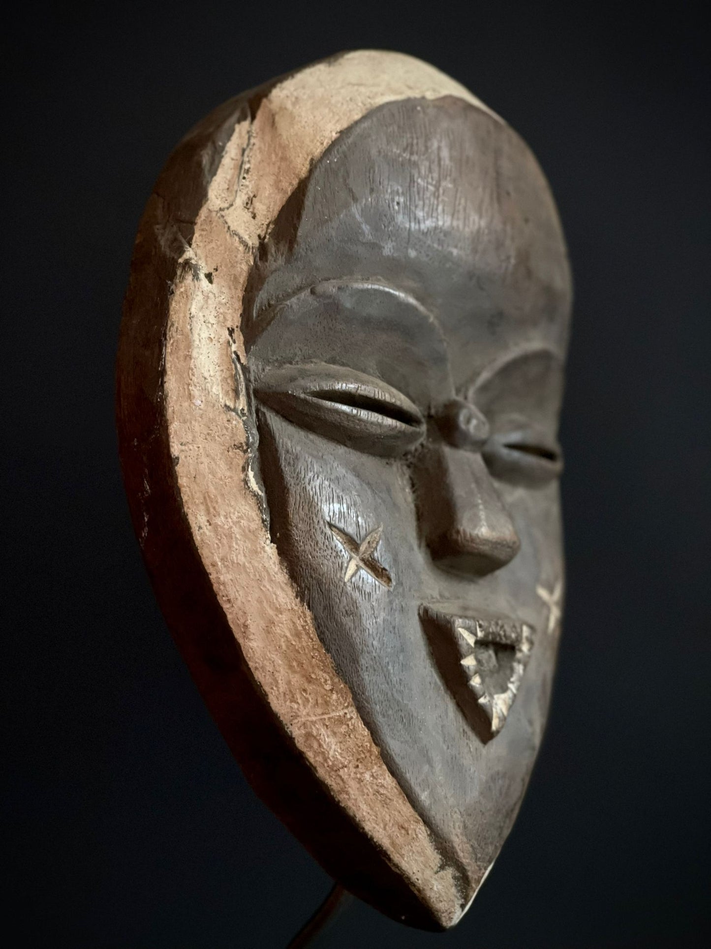 Masque Kwele du Congo