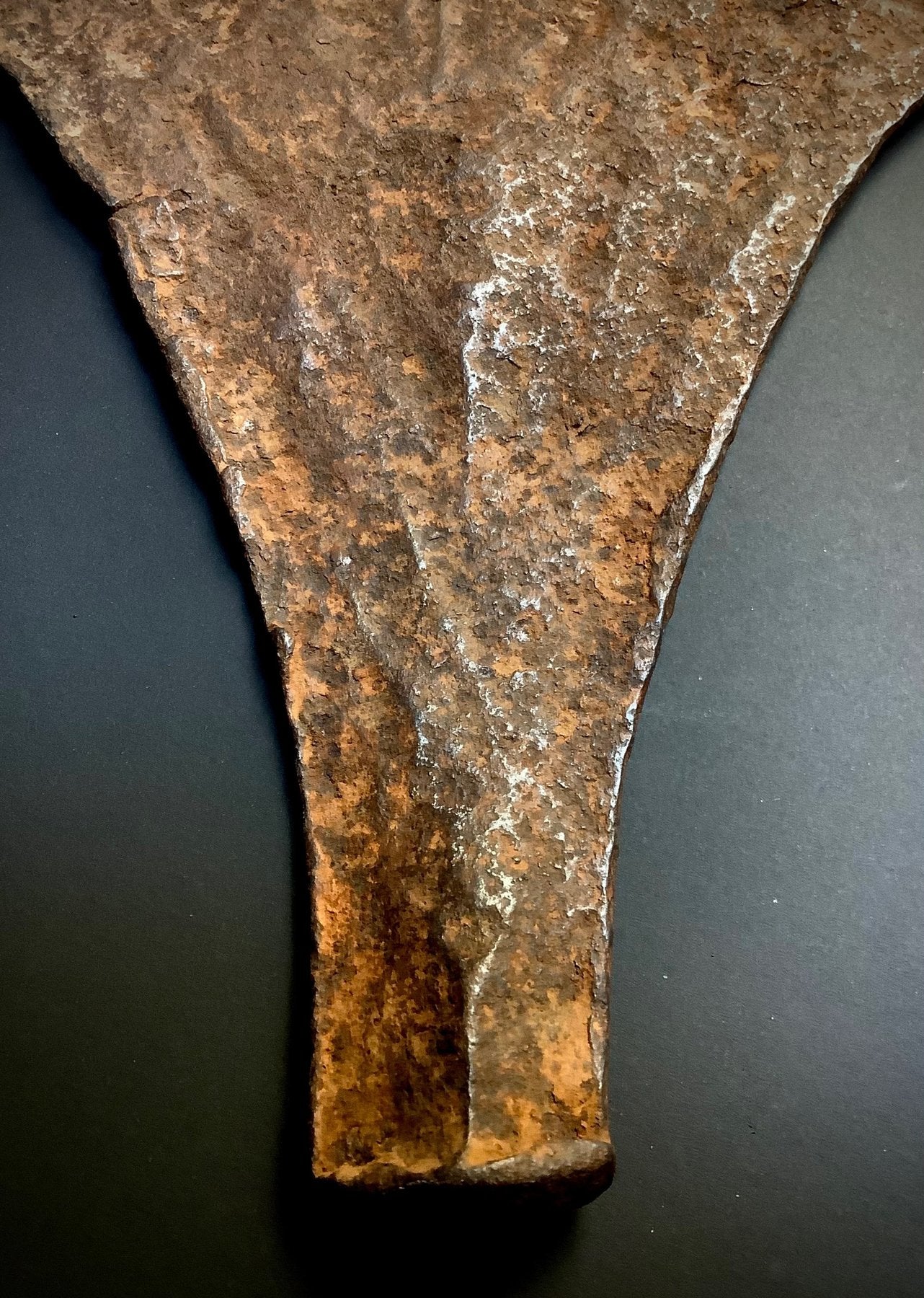 Mfunte currency sculptuur (suu), ruilmiddel uit Nigeria