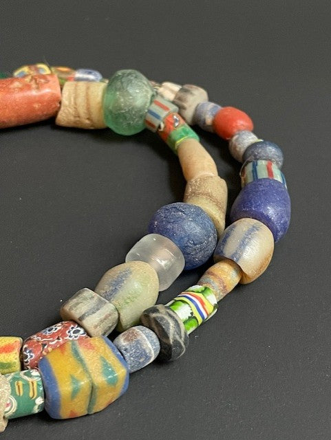 Collier de perles de commerce vintage du Ghana