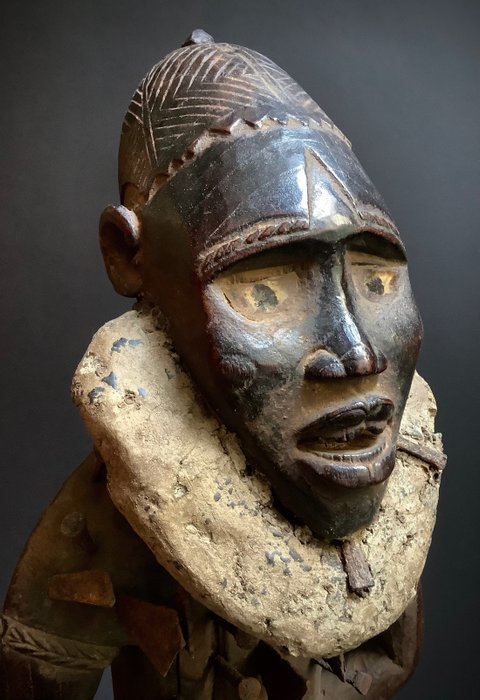 Special, antique Nkisi Mangaaka from Congo