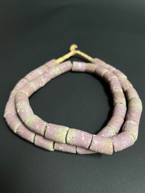 Collier de perles de commerce vintage du Ghana lilas 