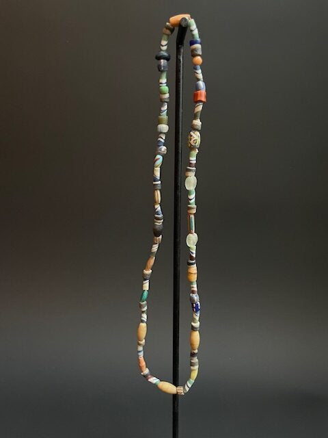 Vintage handelskralen ketting uit Ghana gemixt