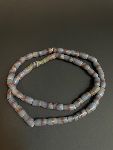 Vintage handelskralen ketting uit Ghana blauw-bruin