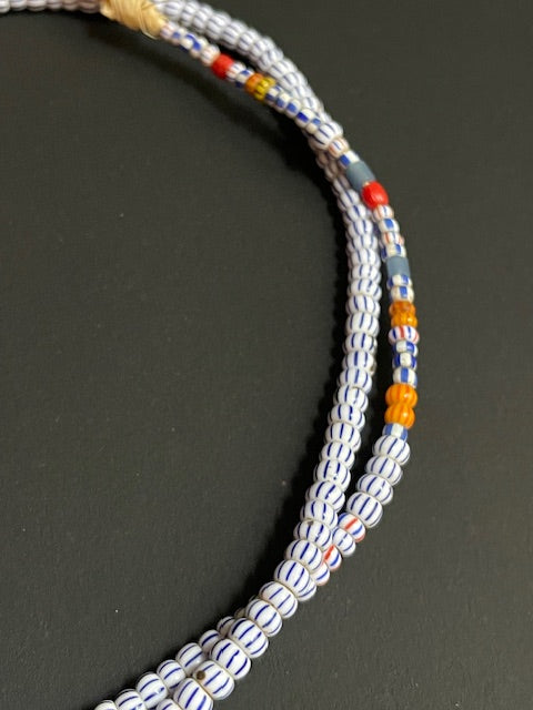 Vintage trade bead necklace from Ghana blue-white 