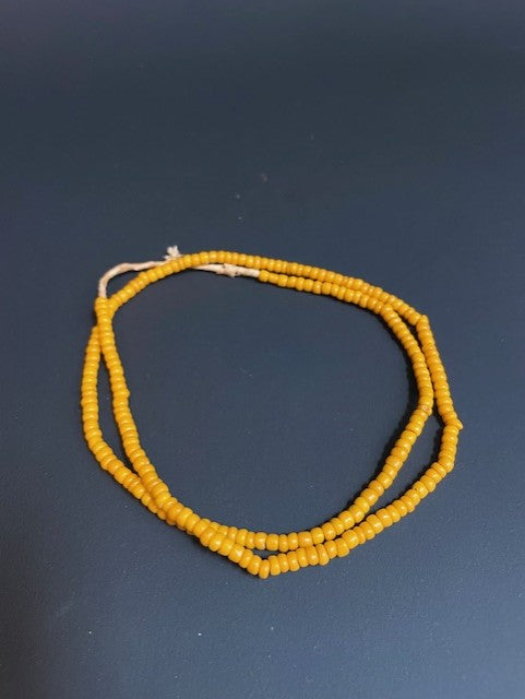 collier de perles commerciales vintage du Ghana orange 