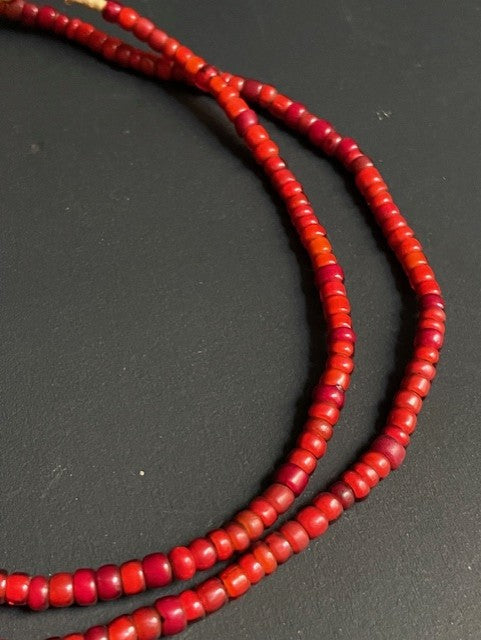 Vintage handelskralen ketting uit Ghana rood